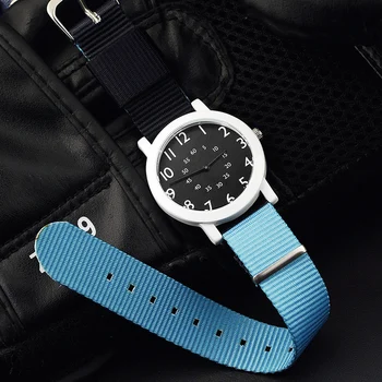  2022 Enmex креативен стил Модерни Цветни холщовые ръчен часовник прост дизайн лице живи кратки ежедневни космически, приключенски кварцов часовник