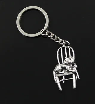  Нова Мода За Мъже 30 мм Ключодържател САМ Метален Държач Верига Реколта Мързелив Котарак, който се намира В един Стол 40x23 мм Сребърен Цвят Медальон Подарък